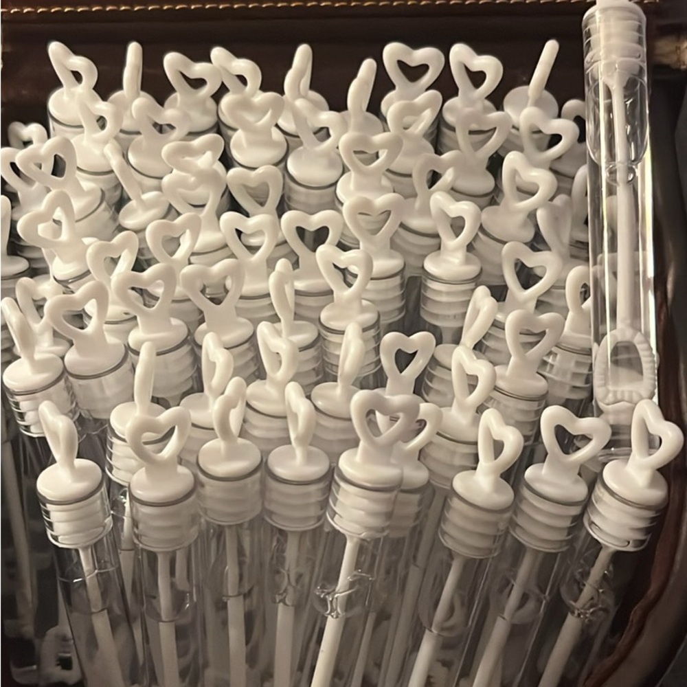 Heart-Shaped White Bubble Wands